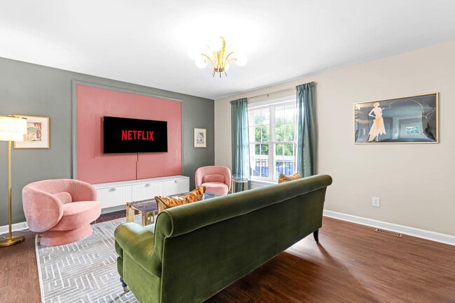 Building Photo - 2400 Hinton St Unit SI ID1436138P