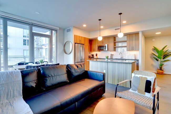 Building Photo - 1122 N Hudson St Unit FL4-ID1022548P