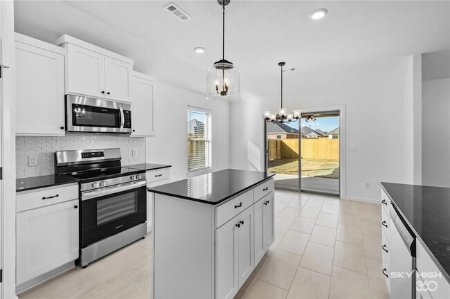 Photo - 293 W Tyler Rd