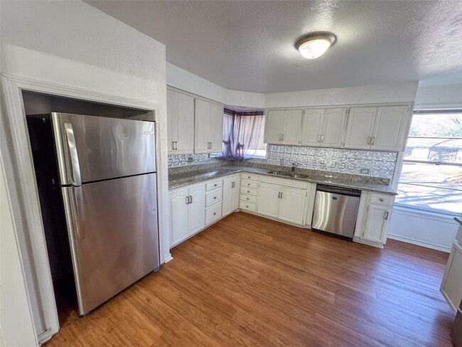 Photo - 1431 W Chestnut St