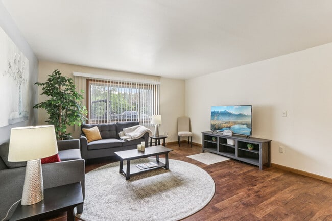 Photo - Woodfield Heights Apartments