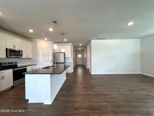Photo - 512 Ragapple Ln