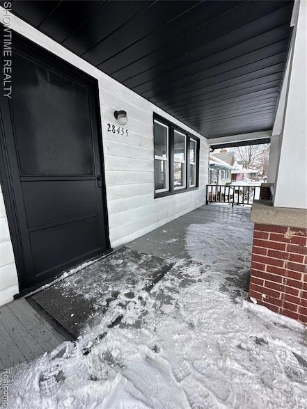 Photo - 28455 Melvin St