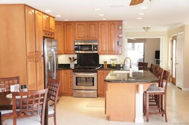 Building Photo - 358 H Ave