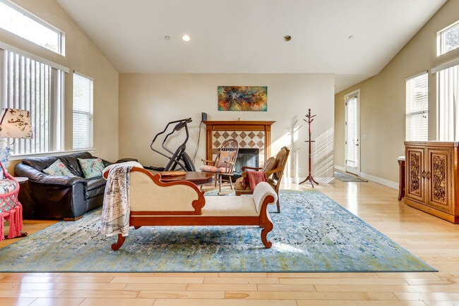 Photo - 158 Sierra Pl Unit SI ID1546505P
