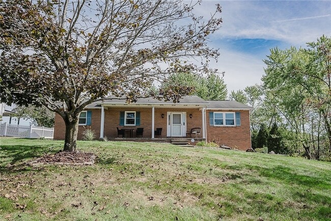 Photo - 979 Barclay Rd
