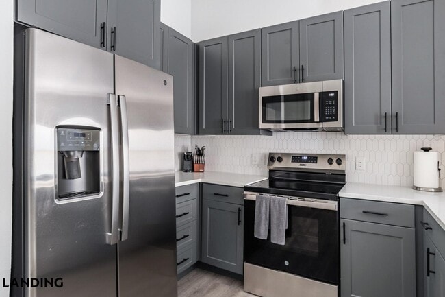 Photo - 3706 Goodwin Ave Unit 142