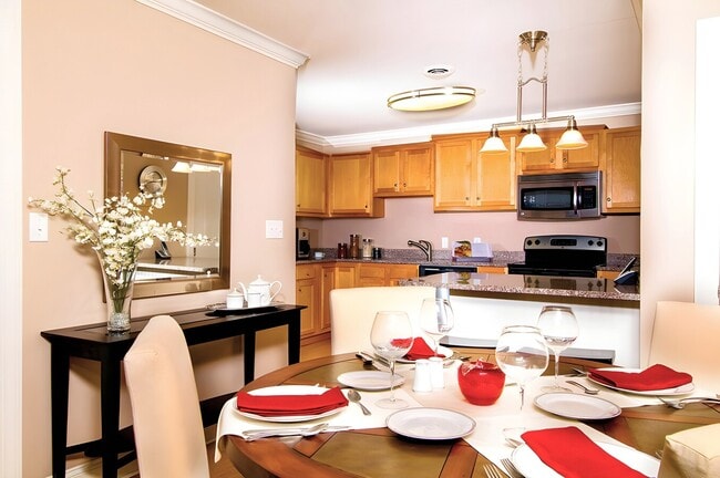 Building Photo - The Glen at Sugar Hill