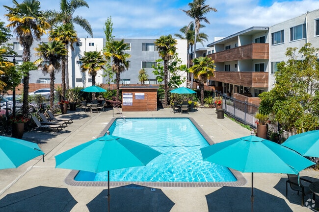 Building Photo - RICA VISTA