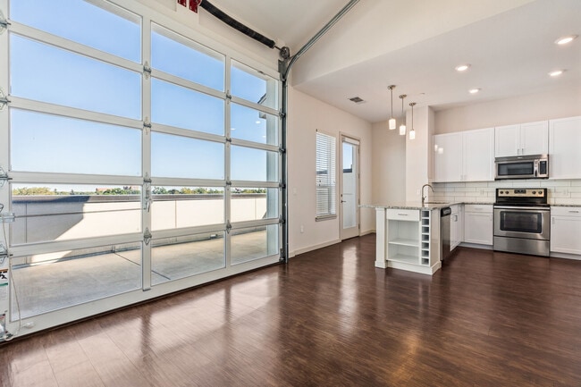 Building Photo - VENUE ON 16TH