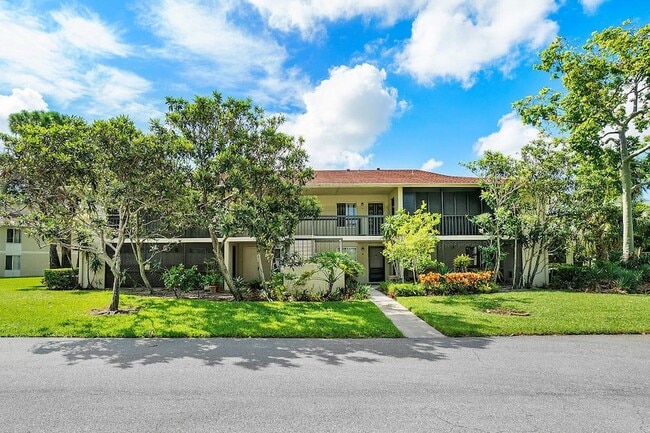 Building Photo - 6559 Chasewood Dr Unit A