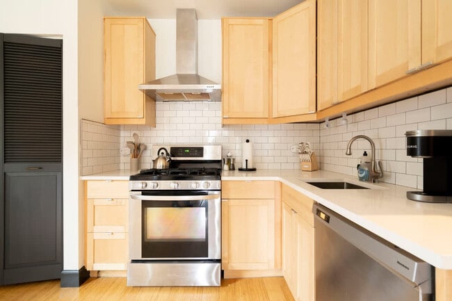 Photo - 2319 NW Raleigh St Unit ID1309830P