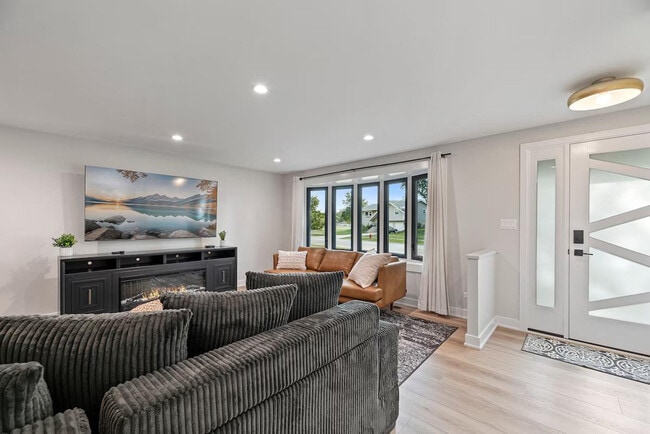 Photo - 908 Long Meadow Dr Unit ID1032508P