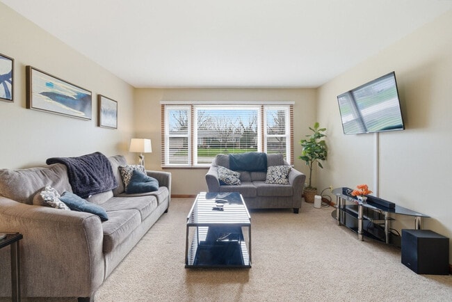 Building Photo - 1071 Johnston Dr Unit SI ID1511610P