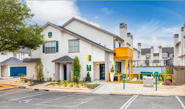 Photo - Castle Hills Townhomes