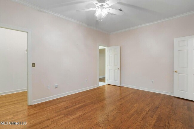 Photo - 246 Eastbrooke St