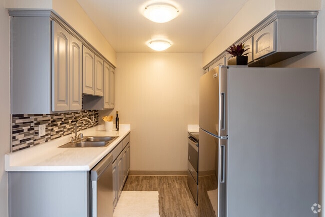 2BD, 1.5BA - Kitchen - Torrey Ridge