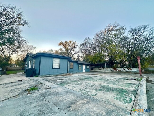Photo - 104 E Fowler Ave