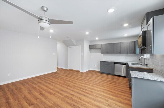 Photo - 8217 Crestview Dr Unit A