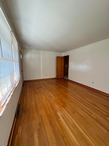 Photo - 4220 Oakridge Dr