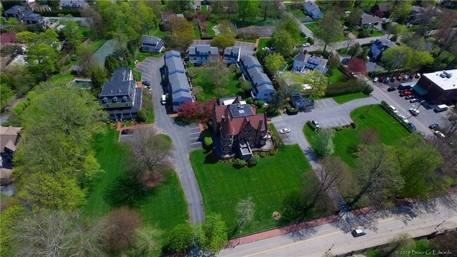 Photo - 364 Bellevue Ave