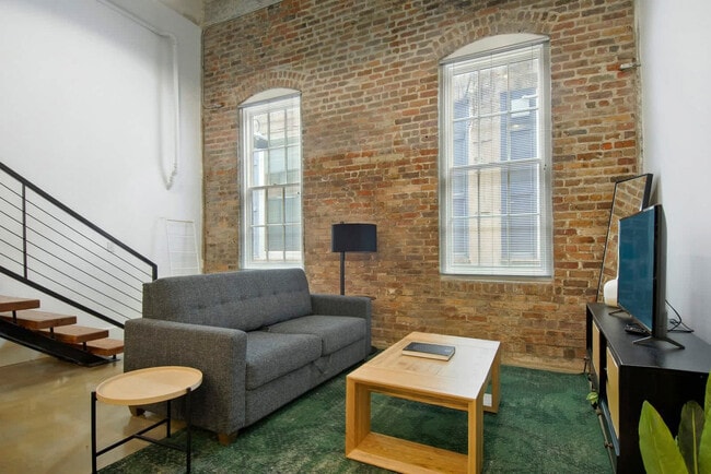 Building Photo - 822 Howard Ave Unit ID1272345P