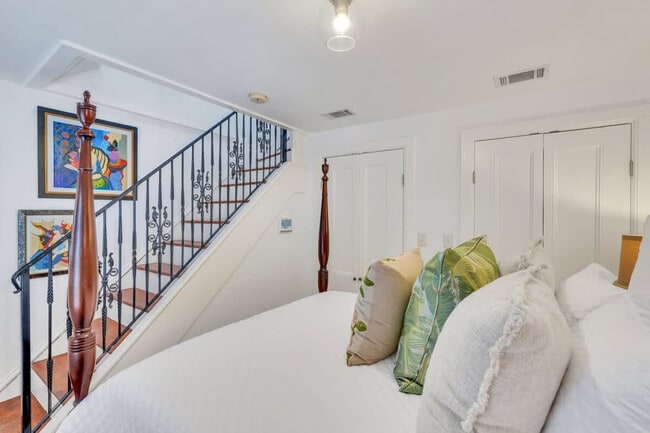 Photo - 9 W Gordon Ln Unit ID1244814P