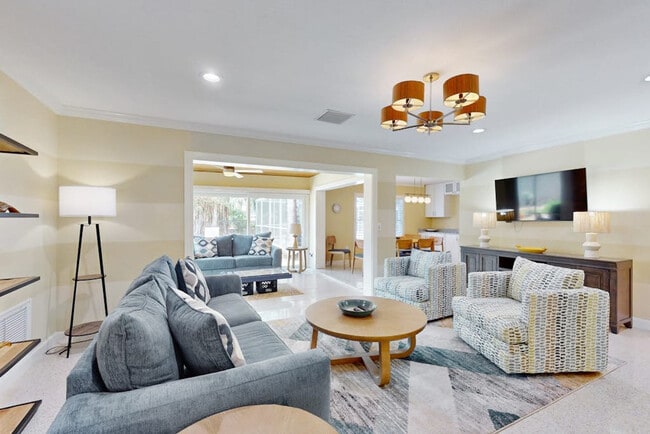 Building Photo - 125 N Adams Dr Unit SI FL1-ID1591368P