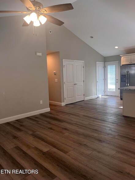 Photo - 355 W Outer Dr