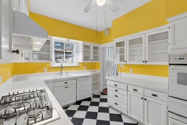 Photo - 6102 Worth St