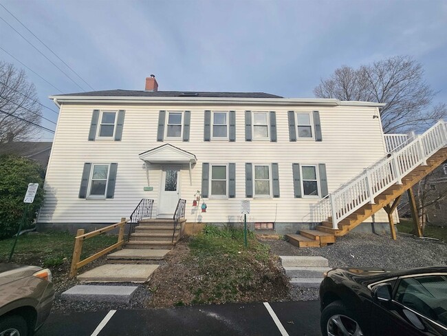 Building Photo - 48 4th St Unit 4