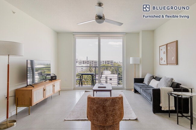 Building Photo - 729 NW 2nd St Unit SI FL6-ID149