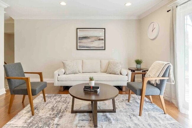 Photo - 408 N Windsor Dr