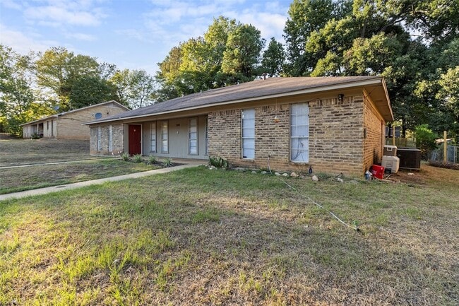 Building Photo - 309 Blake Dr Unit B