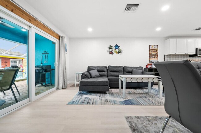 Photo - 1019 SE 40th St Unit ID1334306P