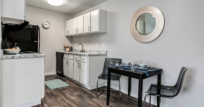 Photo - Sundance Apartments