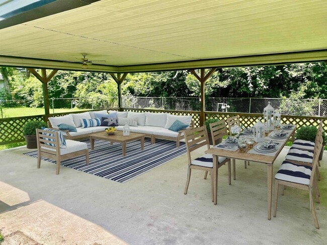 Photo - 1113 Railroad St