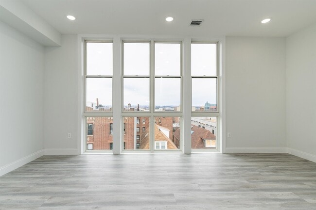 Building Photo - 144 Bergen Ave