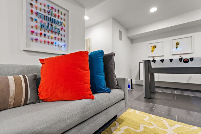 Building Photo - 5052 Logan Ave S Unit SI FL2-ID1369958P