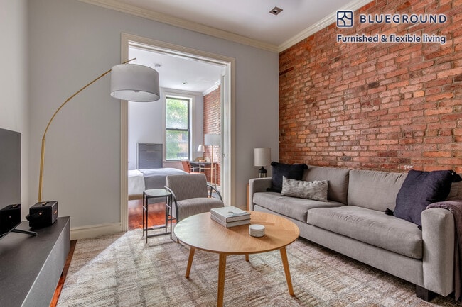 Building Photo - 95 Perry St Unit FL2-ID1461