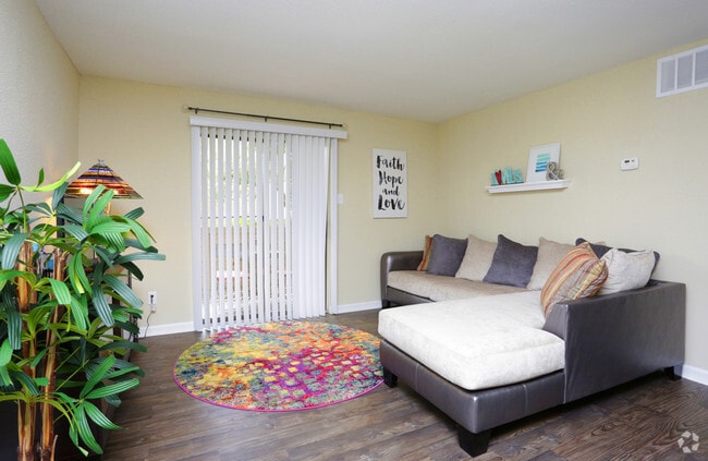 Photo - Falls at Clear Lake Apartments