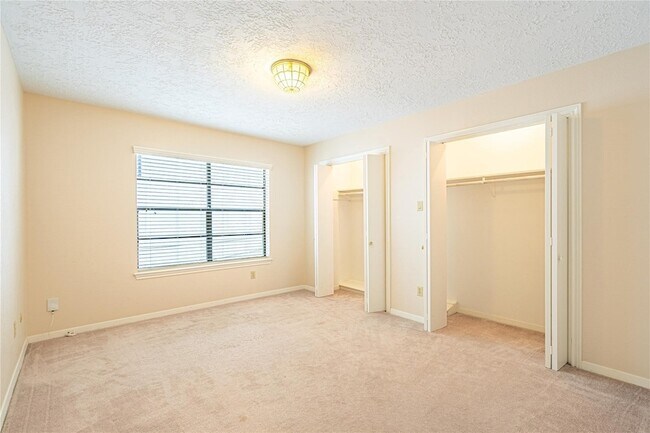 Photo - 2306 Potomac Dr Unit B