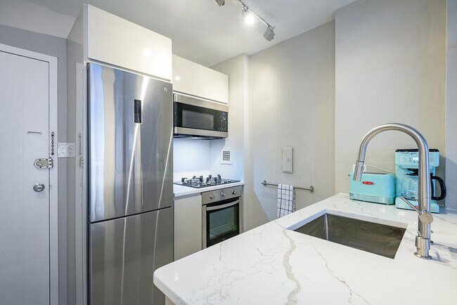 Photo - 922 24th St NW Unit ID385P