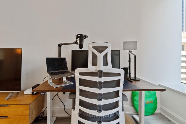 Photo - 10 Hanover Square Unit SI FL14-ID337559P