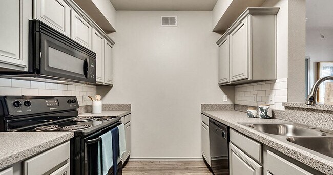 Photo - Magnolia View Apartments