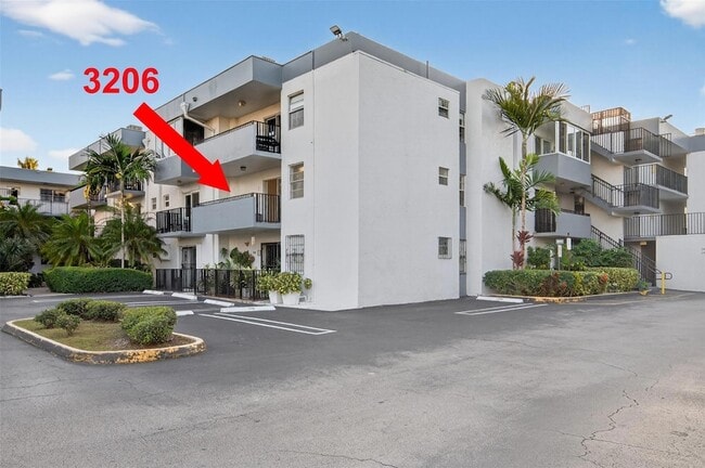 Photo - 2465 SW 18th Ave Unit 3206