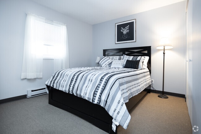 2BR , 1BA - 900 SF - Ontario Village Apartments - Deluxe  2 Bedroom, 1 & 2 bath , Furnished  Apartment Options