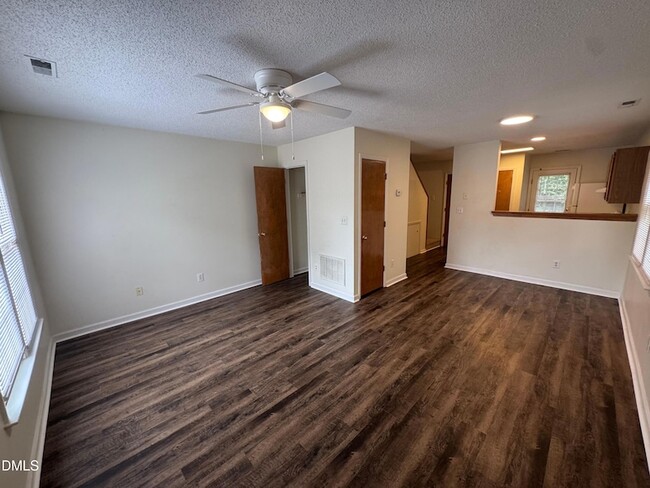 Photo - 2918 Faversham Pl