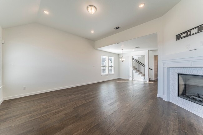 Photo - 1110 Stallion Ln