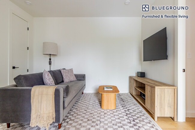 Building Photo - 511 9th St Unit FL3-ID1850